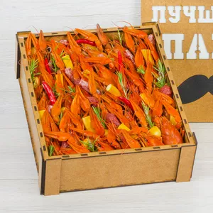 Мужской бокс с вареными раками, колбасками пиколини, сыром и перцем чили в подарок для мужчины - №292