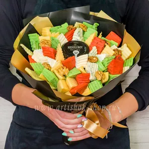 Сырный букет в подарок для мужчин на день рождения с медом и грецкими орехами - №1355