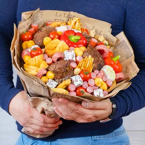 Подарок для любимого мужа с вяленой колбасой касадемонт, сыром косичкой и колбасками - №1420
