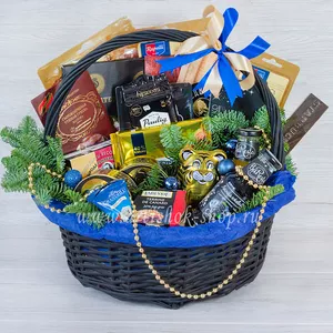 Большая премиальная корзина с деликатесами из мяса кабана, медведя, бобра, куропатки, утки, сыра пармезан, GrandBlu, Gallery, кофе Starbucks, Paulig,  сладких сиропов и шоколада Ritter Sport MAX в подарок на новый год - №1640 
