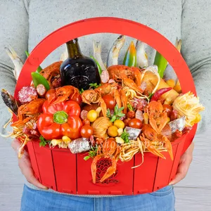 Подарочное мужское яркое кашпо с раками, рыбой, колбасками и болгарским перцем - №2154